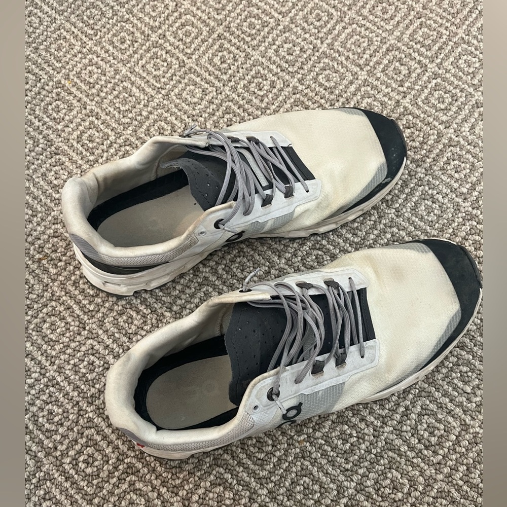 On Cloud Men’s Cloudvista size 11 in Glacier/Black